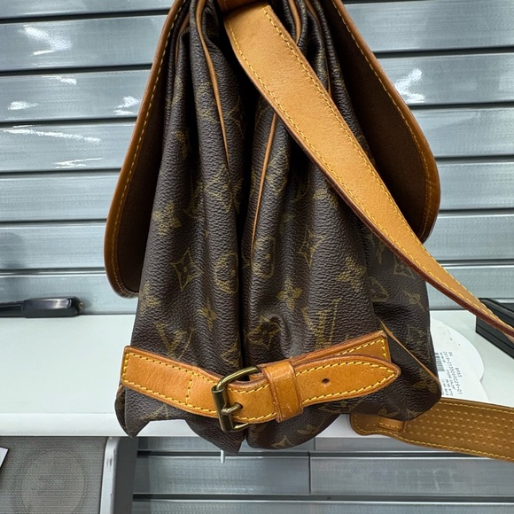 Louis Vuitton Brown Tan Messenger Bag with Adjustable Strap - Picture 4 of 4